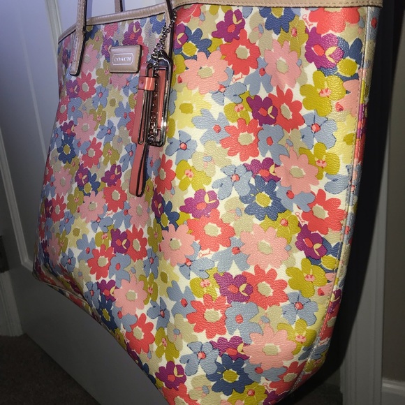 coach large floral tote bag - Picture 3 of 6